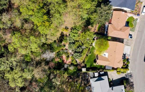 235 San Jacinta Dr, Ukiah CA  95482-5648 exterior