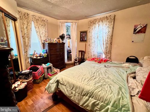 70 Chestnut Ave, Camden NJ  08109-2505 exterior