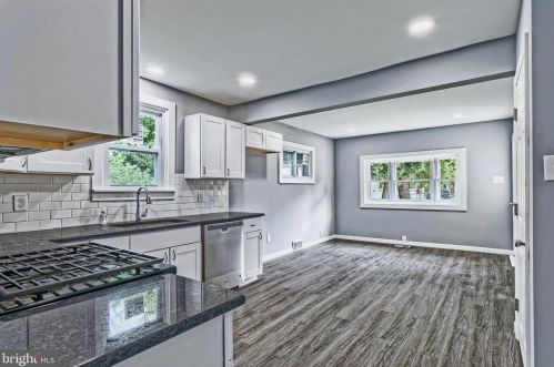 711 Columbia Blvd, West Deptford NJ  08063-1307 exterior