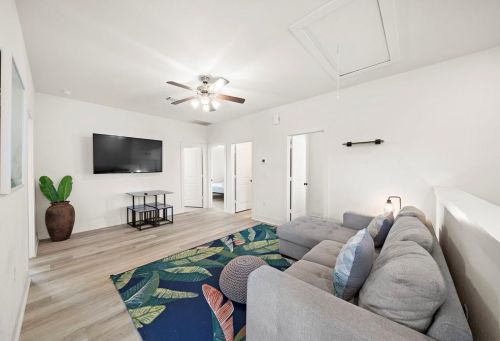 3610 Sealy St, Galveston TX 77550-4029 exterior