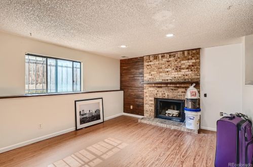 994 Nome St, Denver CO 80014-1850 exterior