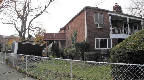 3210 Spencer Dr, Bronx, NY 10465-1268