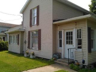 7436 Ridge Rd, Fairview, PA 16415-1170
