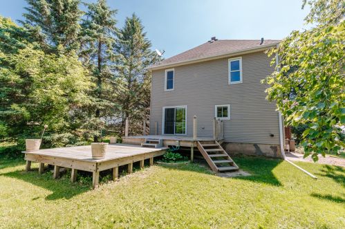 6319 Nabob Dr, West Bend, WI 53095-9113