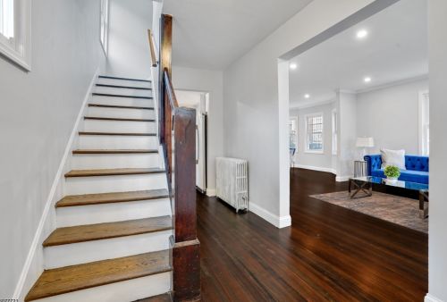 226 Westfield Ave, Roselle Park, NJ 07204-2049
