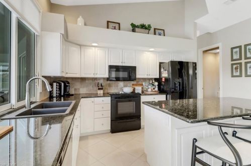 11268 Longshore Way, Naples FL 34119-8824 exterior