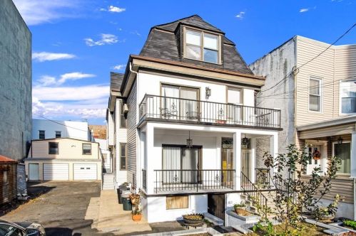 369 207th St, Bronx, NY 10467-4240
