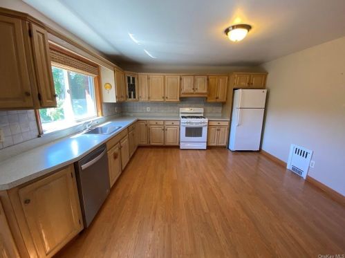 77 Devonia Ave, Mount Vernon NY  10552-1045 exterior