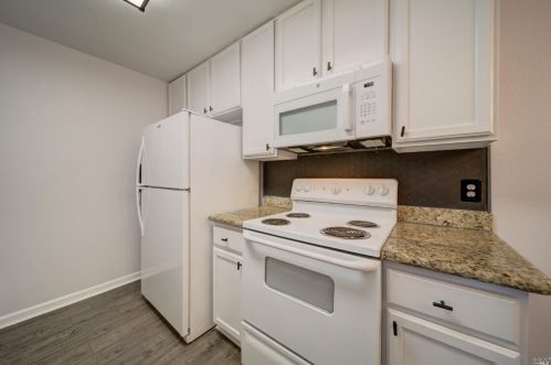 542 Arcadia Dr, Vacaville CA  95687-3354 exterior
