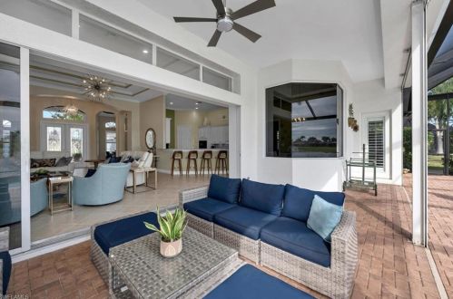 5059 Cerromar Dr, Naples FL  34112-7922 exterior