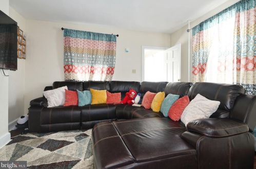 6555 Chestnut Ave, Camden, NJ 08109-2405