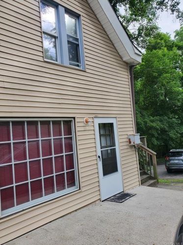 17 Clove Rd, Salisbury Mills, NY 12577-5442