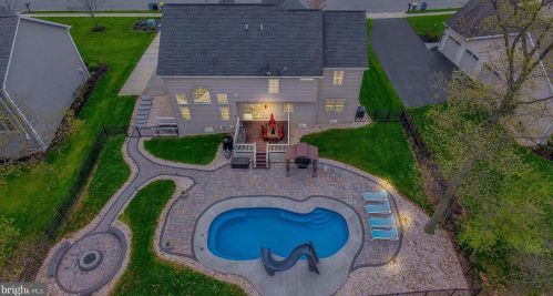 27 Balfour Dr, Navy Sup Dpt, PA 17050-5252