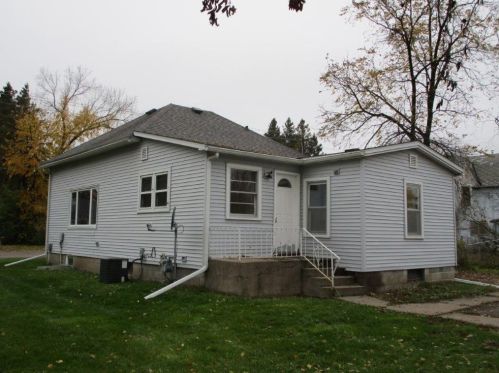 303 10th St, Cameron WI  54822-4420 exterior