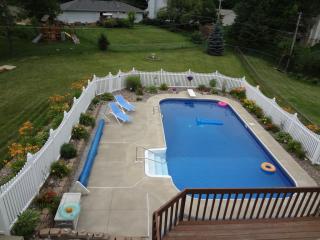 1826 Davenshire Dr, Panarama Park, IA 52722-2605