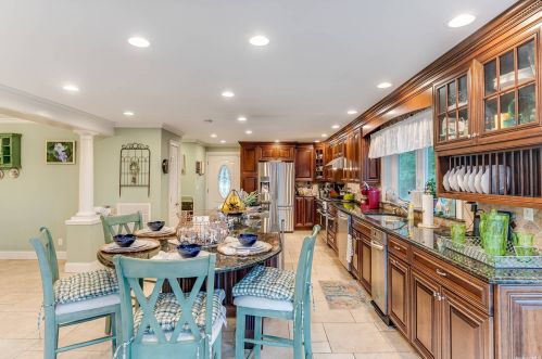 49 Crystal Beach Blvd, Moriches NY  11955-1909 exterior