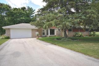 1735 Lone Oak Ln, Brookfield, WI 53045-5040