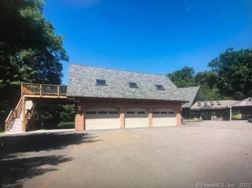 30 Lorraine Dr, Beacon Falls, CT 06403-1256