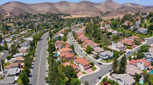 5805 Rainbow Hill Rd, Calabasas CA  91301-4636 exterior