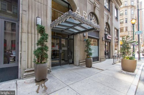 1425 Locust St, Philadelphia PA  19102-3832 exterior