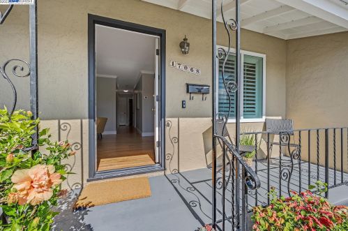 17068 Via Chiquita, San Lorenzo CA  94580-2719 exterior
