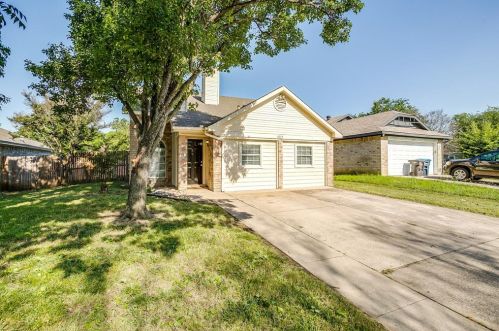 6733 Woodsmoke Way, Fort Worth, TX 76137-2347