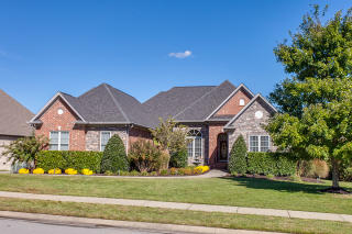 1086 Watkins Creek Dr, Franklin, TN 37067-7829