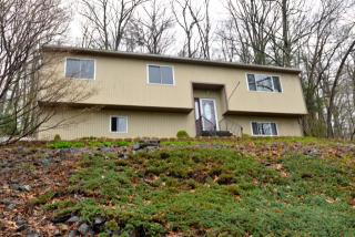 13 Tommys Ln, Brookfield Center, CT 06804-1616