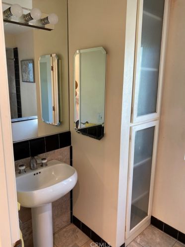 3606 Falcon Ave, Long Beach CA 90805-3648 exterior