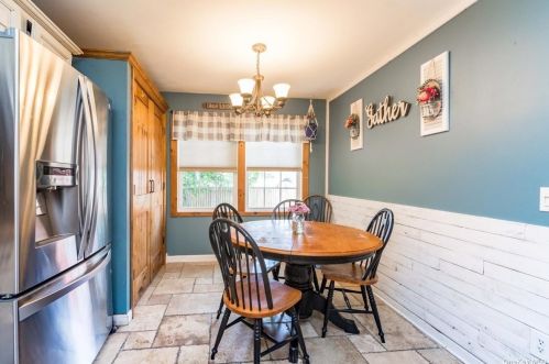 755 Hancock Pl, North Lindenhurst NY  11757-6904 exterior