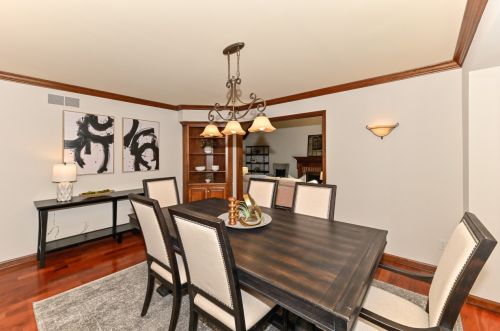 12427 Golf Dr, Thiensville WI  53092-2462 exterior