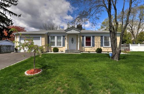 166 Indian Field Rd, Bridgeport, CT 06606-1714