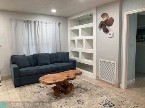 515 2nd Pl, Dania Beach FL  33004-2901 exterior