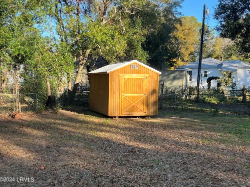 2703 Jones Ave, Beaufort SC  29902-5325 exterior