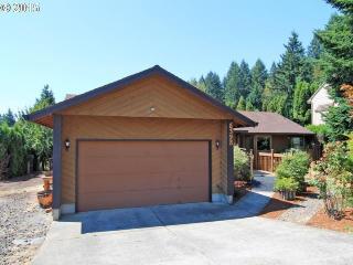 8398 Greenann Ct, Gladstone, OR