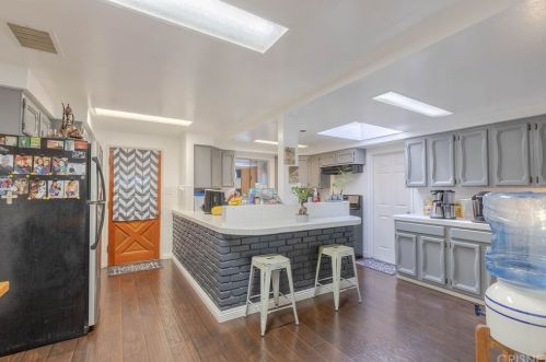 458 Lingard St, Lancaster CA 93535-3121 exterior