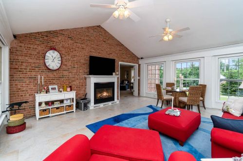 1070 Tudor Ln, Florence KY  41042-9647 exterior