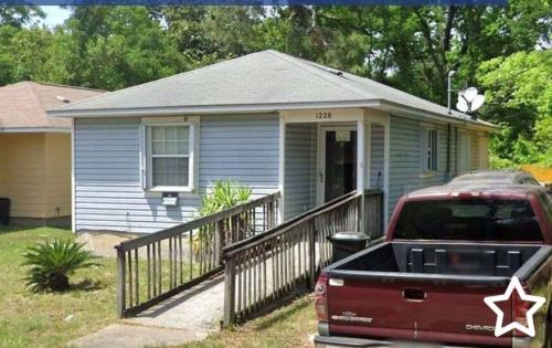 1228 Scott St, Pensacola, FL 32501-1230