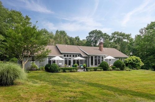 60 Woodland Ln, Woodbury, CT 06798-2513