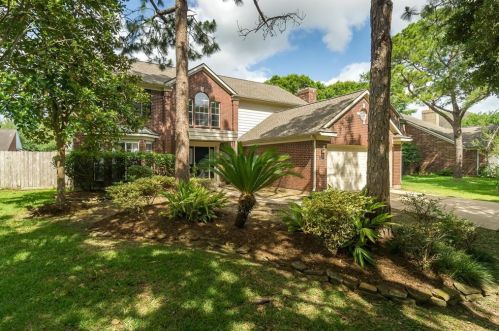 141 Bayou Bend Dr, League City, TX 77573-6959