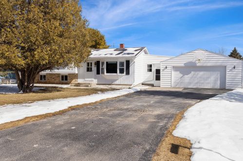 3621 Gass Lake Rd, Manitowoc, WI 54220-9388
