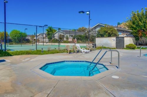 28101 Vista View Dr, Santa Clarita CA  91351-5710 exterior