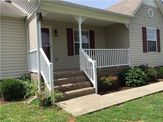 1623 Robert Rd, Columbia, TN 38401-5438