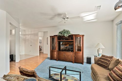 22031 Las Brizas Ln, Sun City, AZ 85375-2859