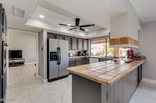 7204 Paradise Dr, Scottsdale AZ 85260-5436 exterior