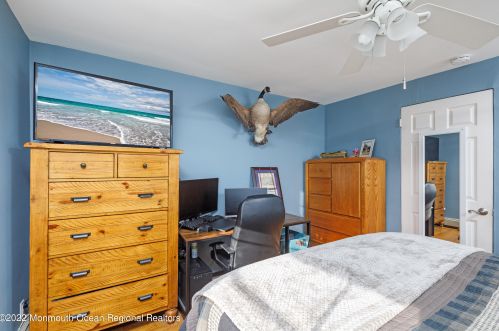 148 Mnr Dr, Tinton Falls NJ 07701-2456 exterior