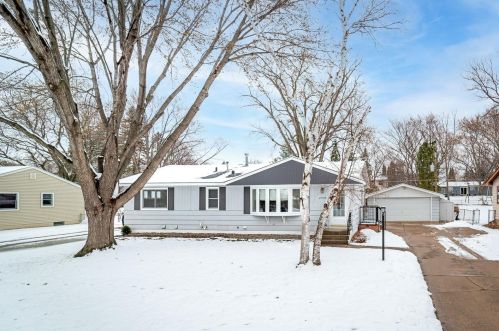 2093 Emerald Ln, Saint Paul, MN 55122-2813