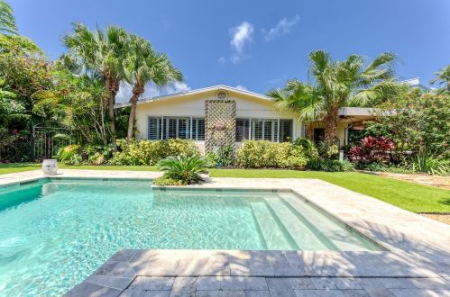 880 3rd Ave, Boca Raton, FL 33432-2646