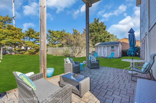 316 Sunset Dr, Pelican Island NJ  08751-2225 exterior