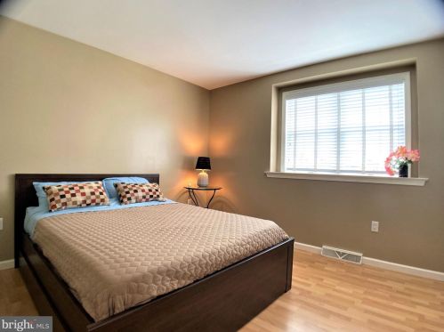 381 Lake St, Ephrata PA  17522-2456 exterior